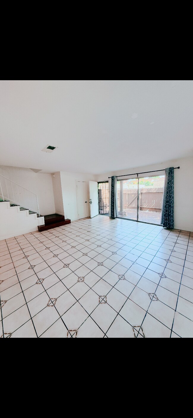 Foto del edificio - 13191 Newland St