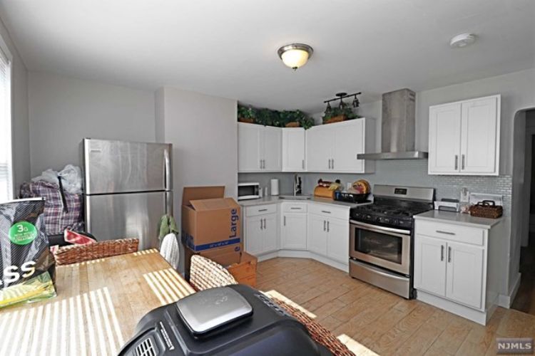 Primary Photo - 208 N 3rd St