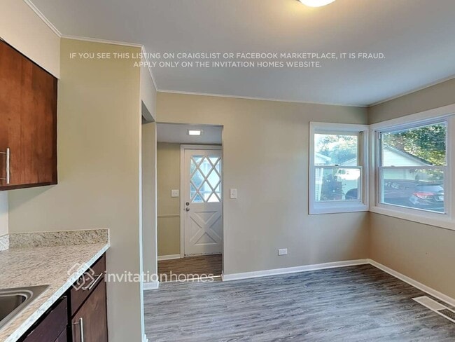 Foto del edificio - 3704 Jay Ln