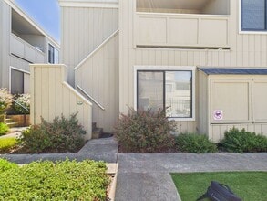 Building Photo - 820 Casanova Ave