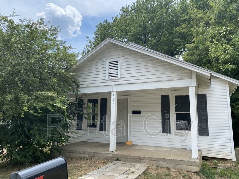 329 Bell Ave, Dyersburg, TN 38024 House for Rent in Dyersburg, TN