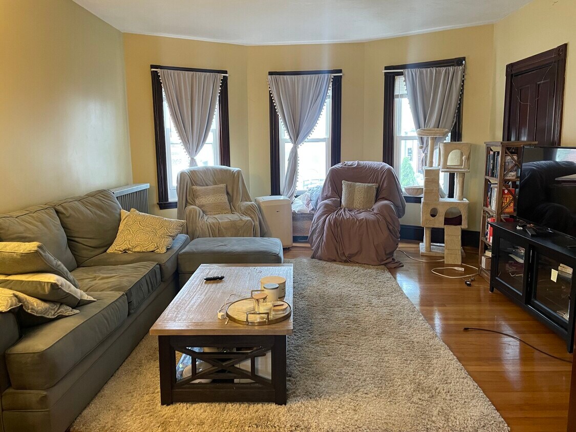 Primary Photo - 32 Dorset St