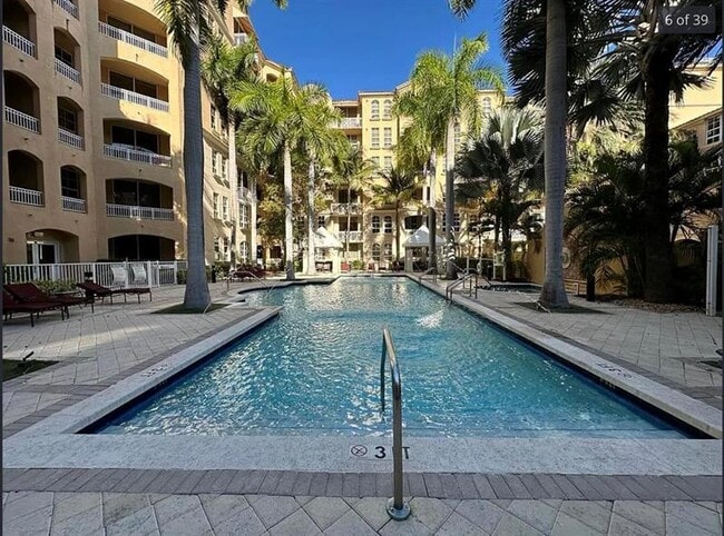 Foto del edificio - 3001 NE 185th St