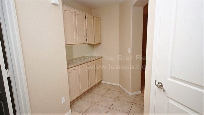 Building Photo - 31056 N 40th Pl