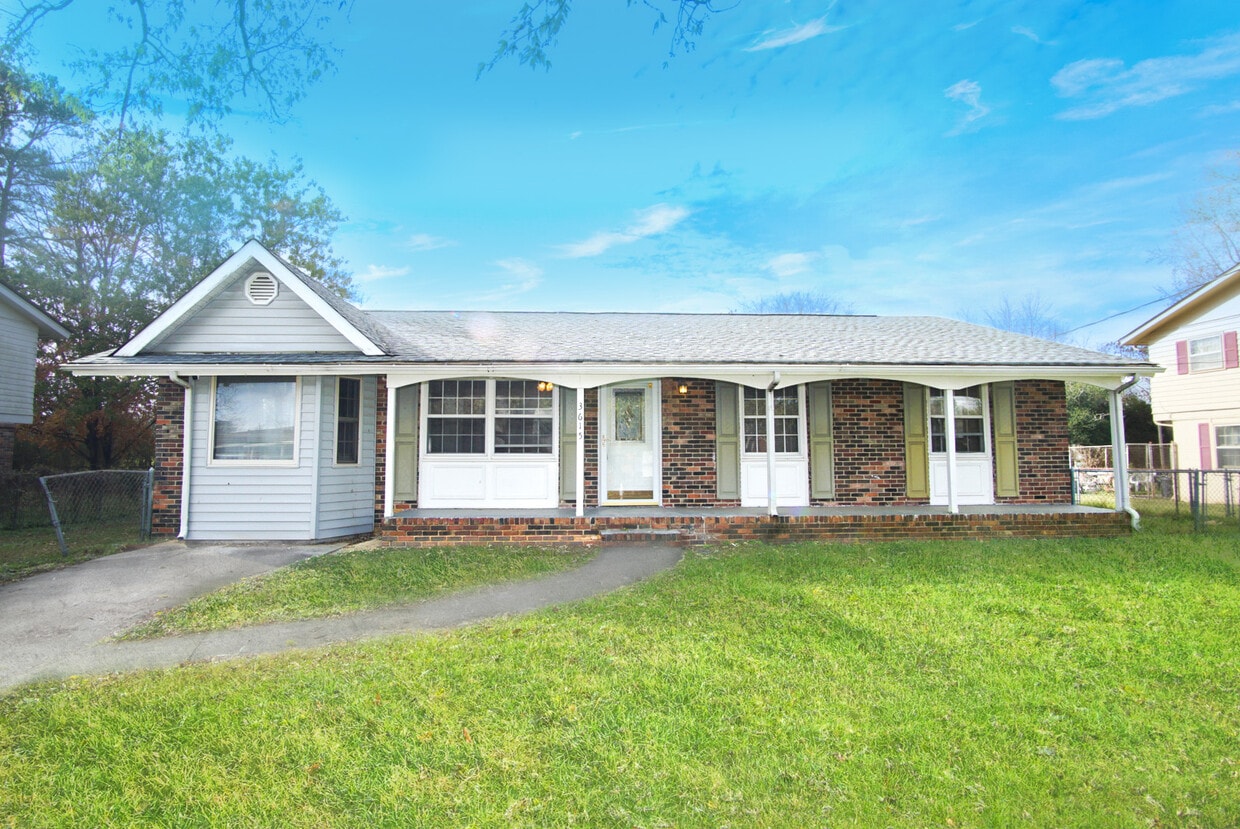 Primary Photo - 3615 Marymont Dr NW