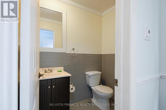 Photo du bâtiment - 770 Fanshawe Park Rd E