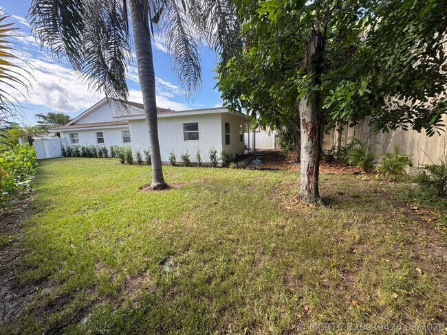 Building Photo - 3957 Harwood St