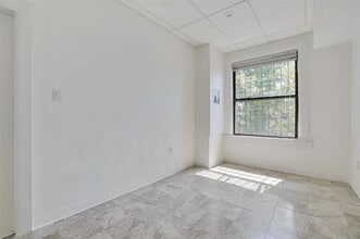 Building Photo - 212 Palisade Ave