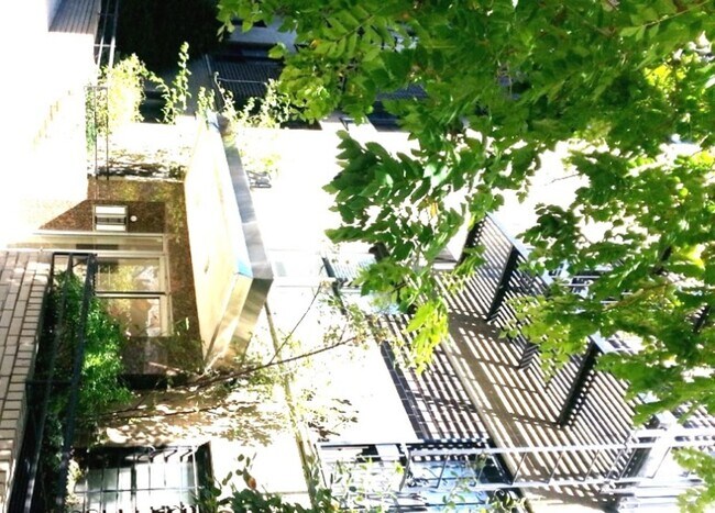 Foto del edificio - 229 E 28th St