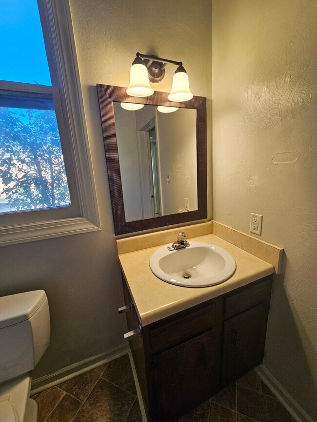 Foto del edificio - 1222-1224 Maple Ave SW