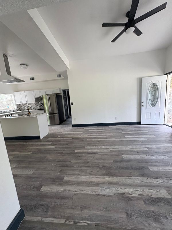 Foto del edificio - 5356 Keystone Dr N