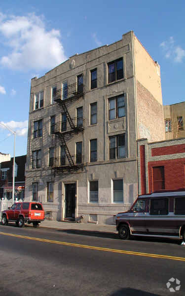 Primary Photo - 1298 Dekalb Ave
