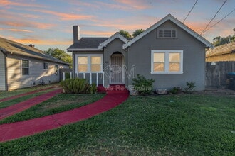 Building Photo - 1421 Buena Vista Ave