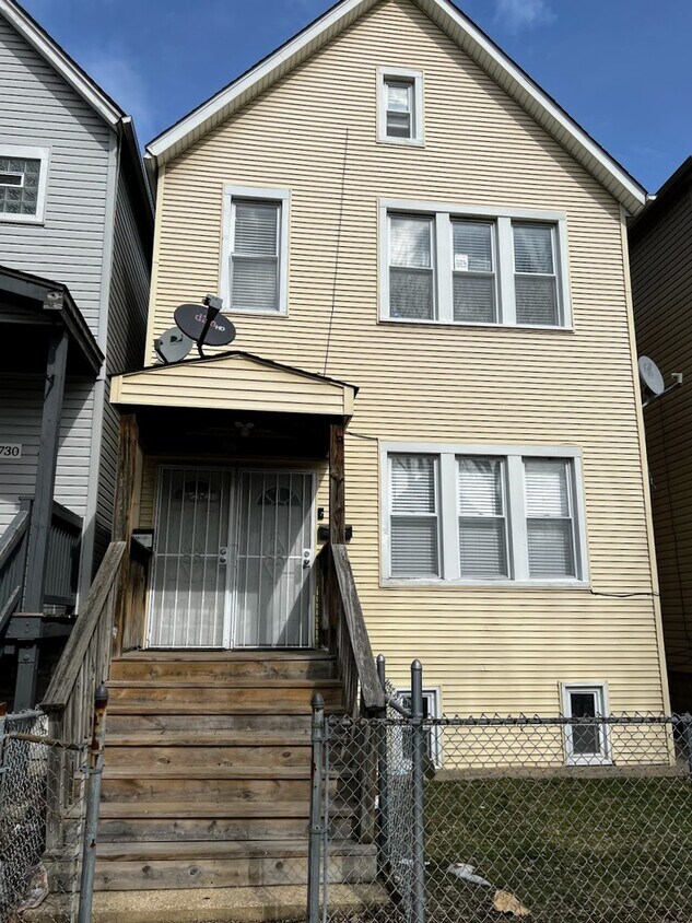Primary Photo - 726 W 47th Pl