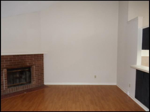 Building Photo - 16 Woodlore Cir