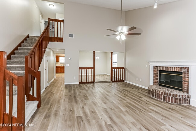 Building Photo - 12636 Misty Mountain Dr E