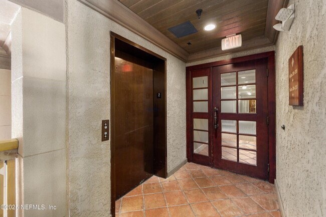 Building Photo - 945 Registry Blvd