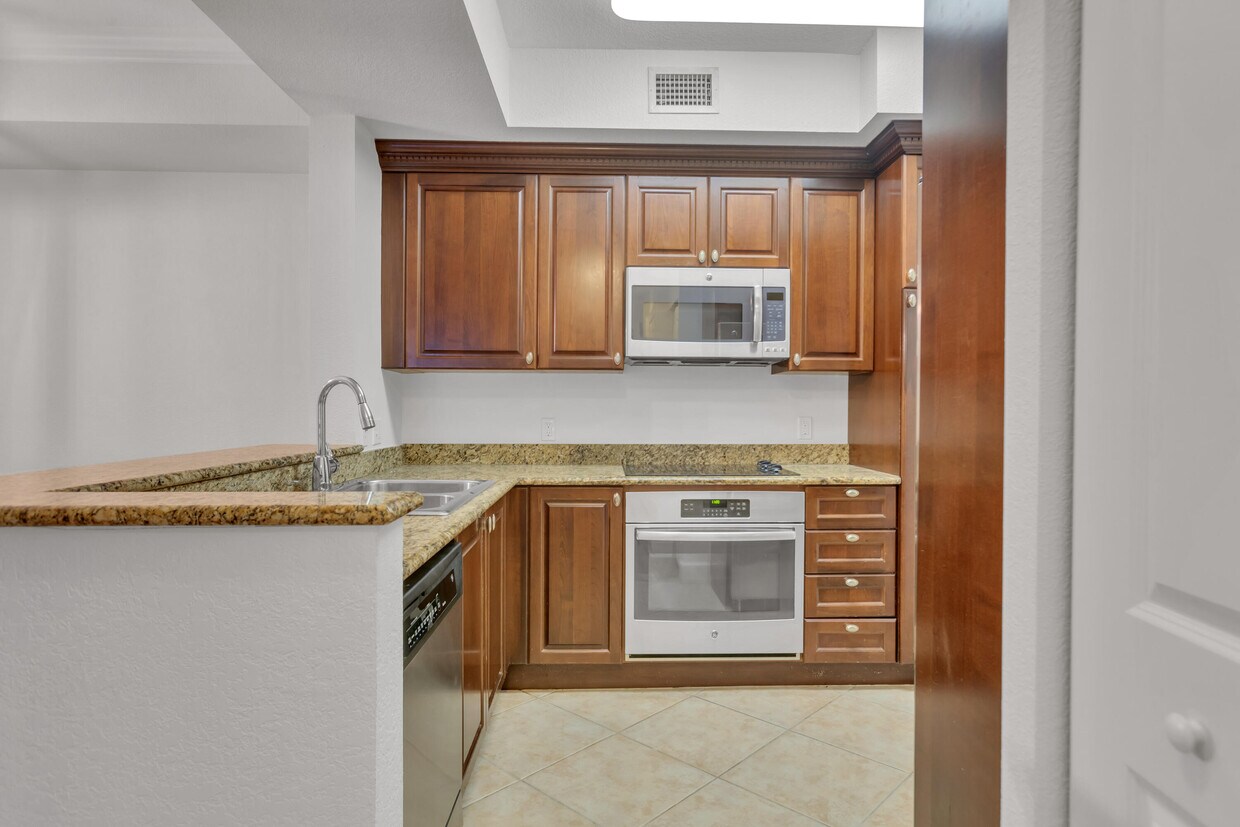 Foto principal - 1660 Renaissance Commons Blvd