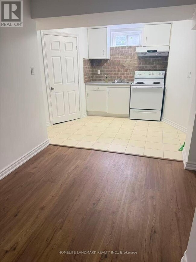 Building Photo - 30 Marlow Crescent