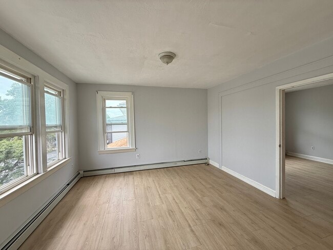 Foto del edificio - 165 Davis Ave