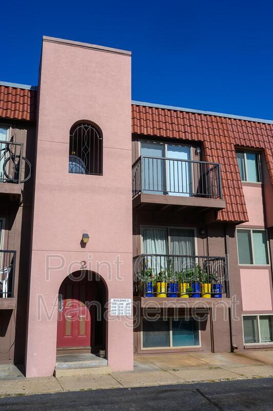 Primary Photo - 2250 S Oliver St