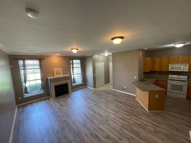 Foto del edificio - 10102 W Midway Ct