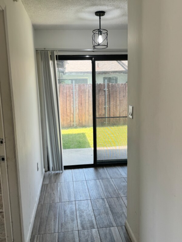 Building Photo - 1009 Nimrod Ct
