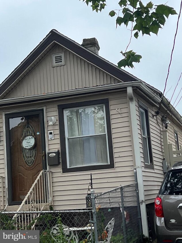 Primary Photo - 1054 N 31st St
