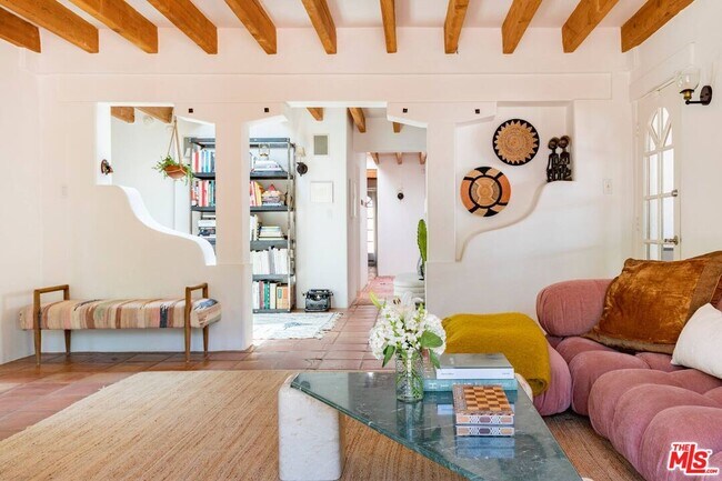 Foto del edificio - 3539 Canon Dr