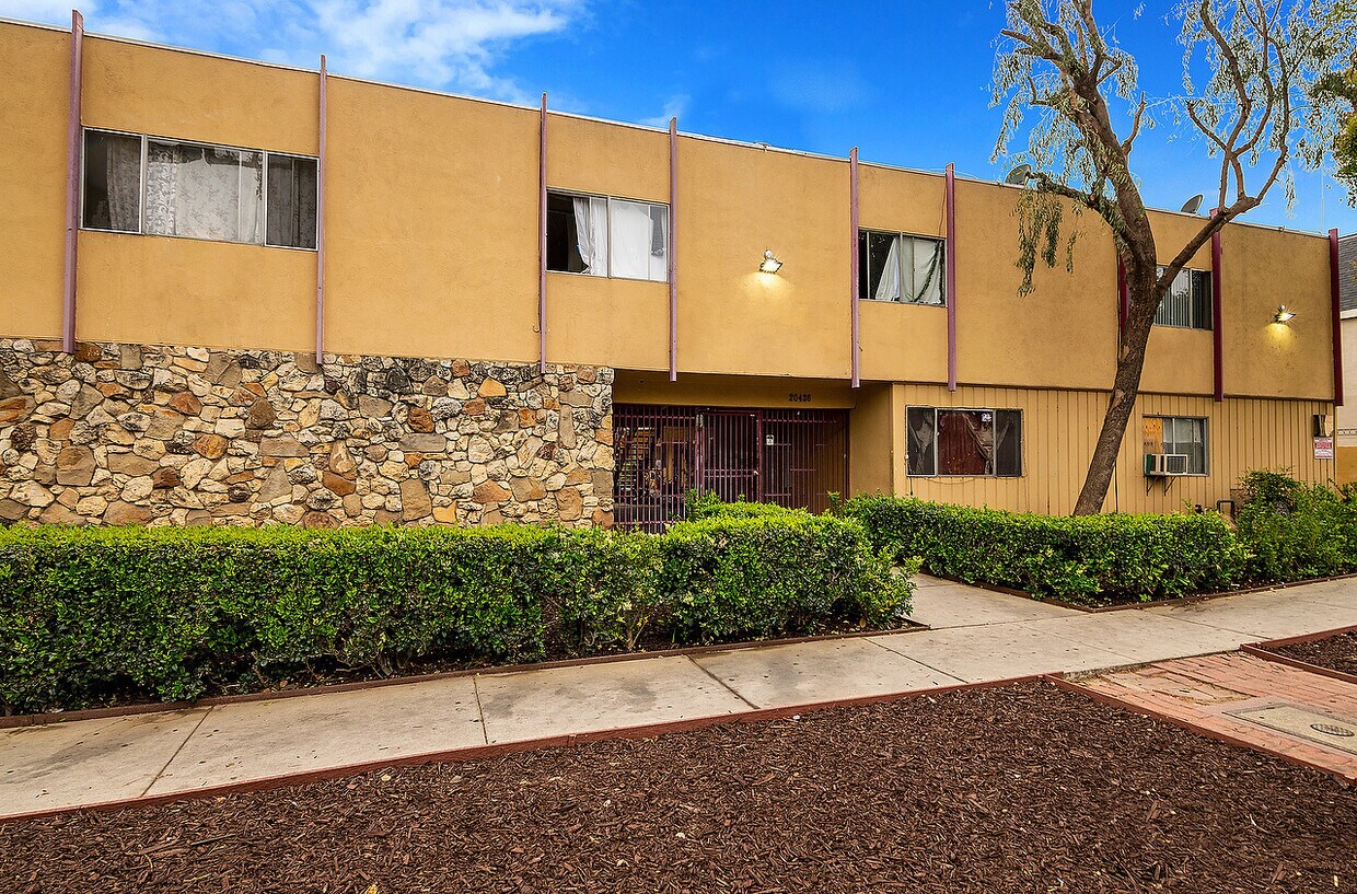 20436 Cohasset St, CA 91306 Apartments in CA