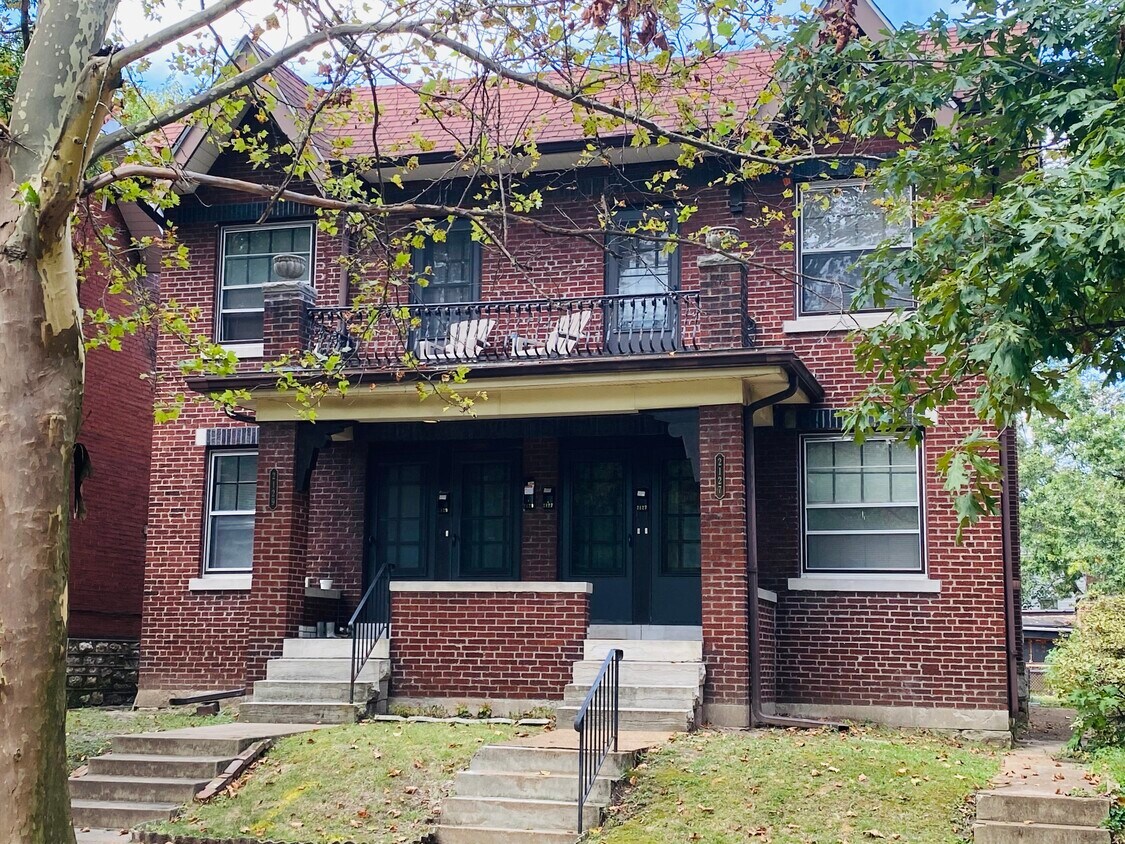 Building Exterior - 2127 Alfred Ave