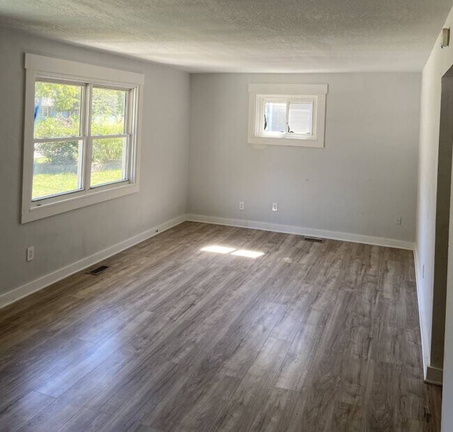 Building Photo - 161 Winchester Dr