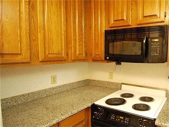Building Photo - 2213 S Braeswood Blvd