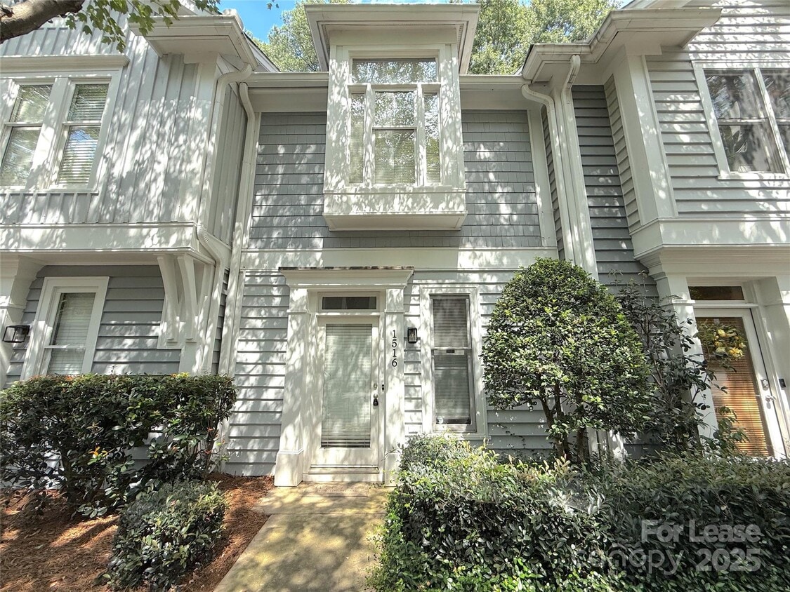 Primary Photo - 1516 Cleveland Ave