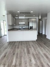 Building Photo - 210 Noble St