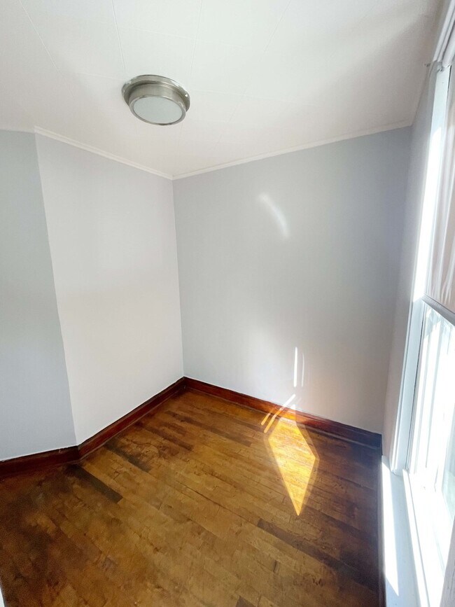 Foto del edificio - 2642 N Springfield Ave
