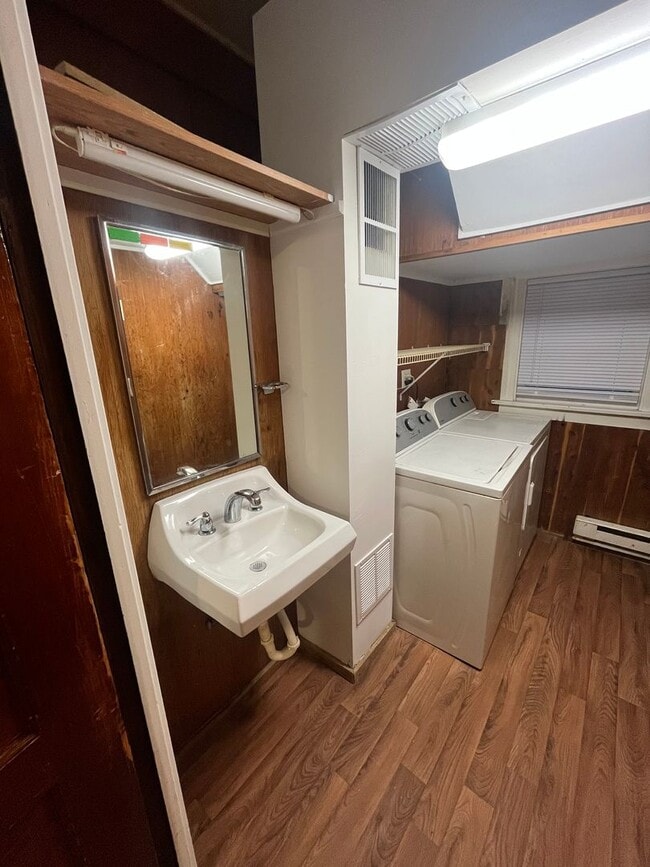 Building Photo - 1029 Spafford Ave