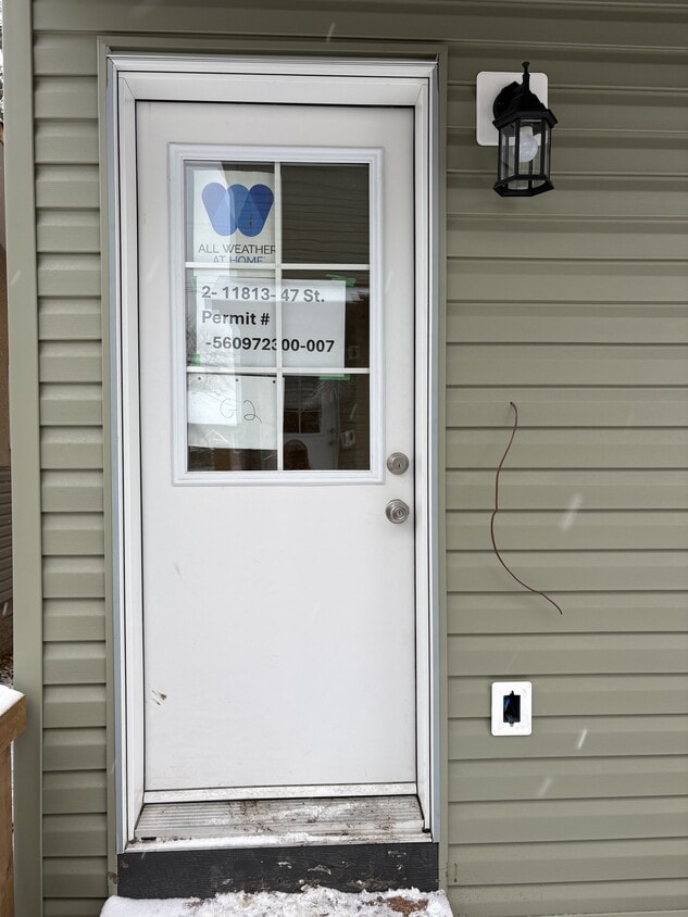 Primary Photo - 11813-11847 47 St NW