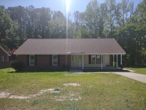 Building Photo - 643 Folkstone Rd