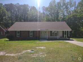 Building Photo - 643 Folkstone Rd