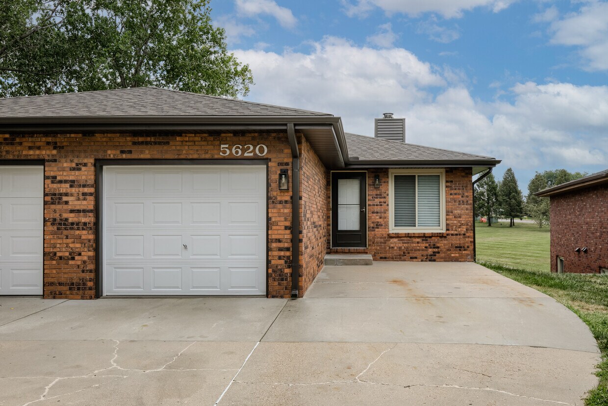 Foto principal - 5620 S 38th St