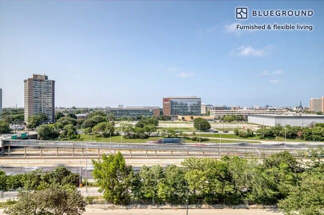 Foto del edificio - 1922 W Ogden Ave