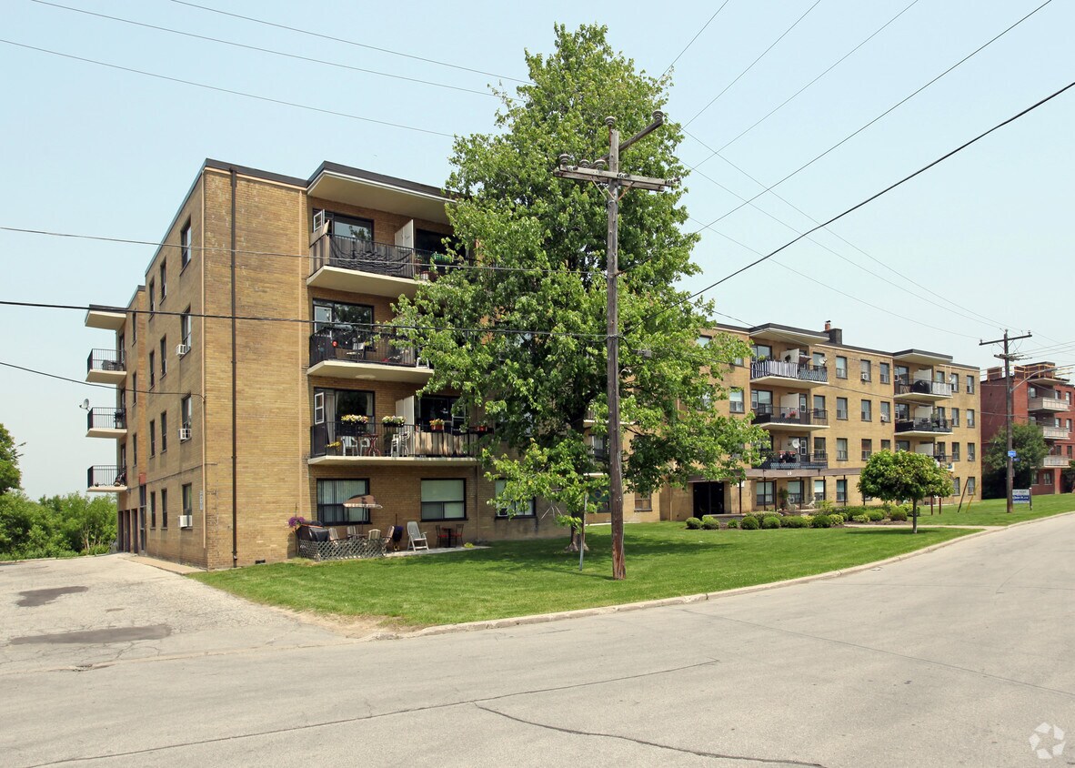 50 Eccleston Dr, Toronto, ON M4A 1K8 Apartments 50 Eccleston Dr