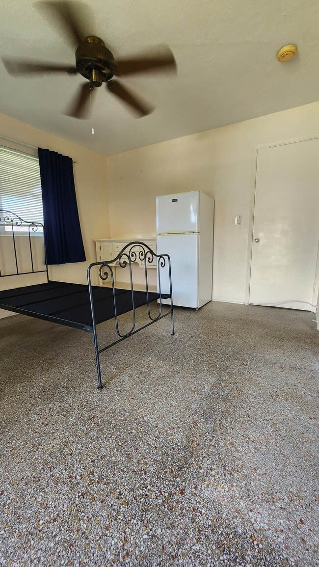 Foto del edificio - 2707 NE 32nd St