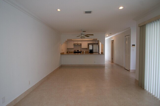 Building Photo - 1437 White Pine Dr