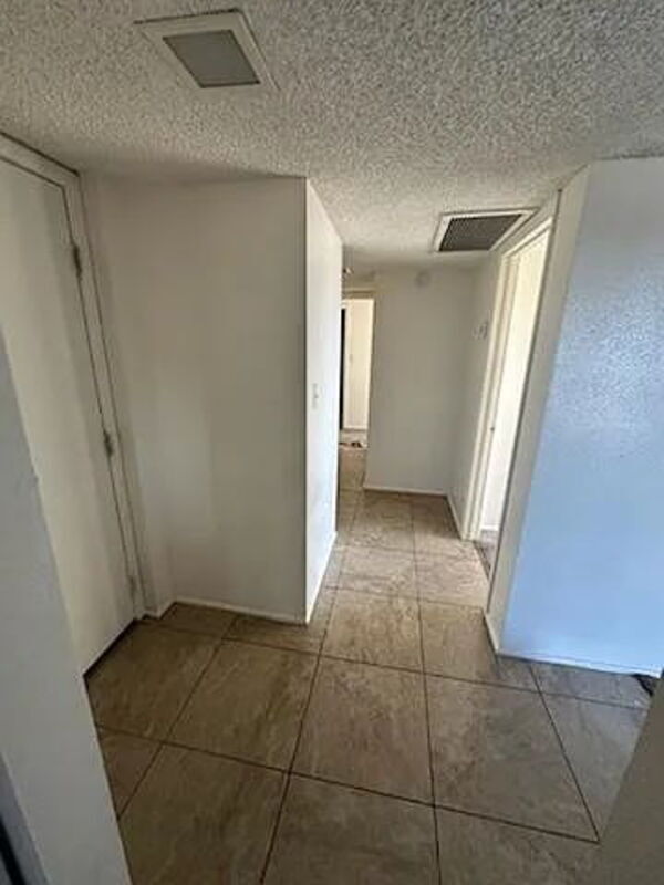 Foto del edificio - 10660 W Concordia Dr