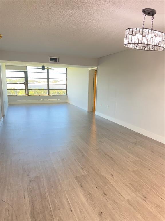 Foto del edificio - 1508 Whitehall Dr
