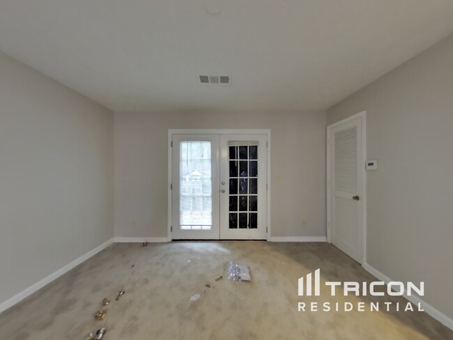 Building Photo - 2050 Enon Pines Drive SW Atlanta GA