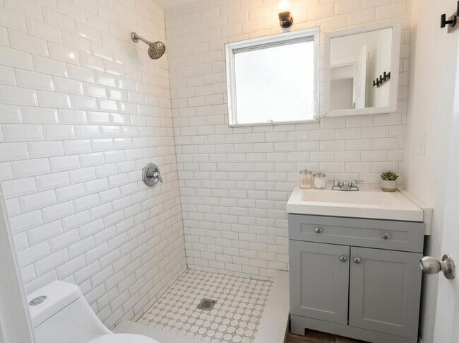 Foto del edificio - 825 Truman St