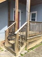Building Photo - 1211 Lexington Rd